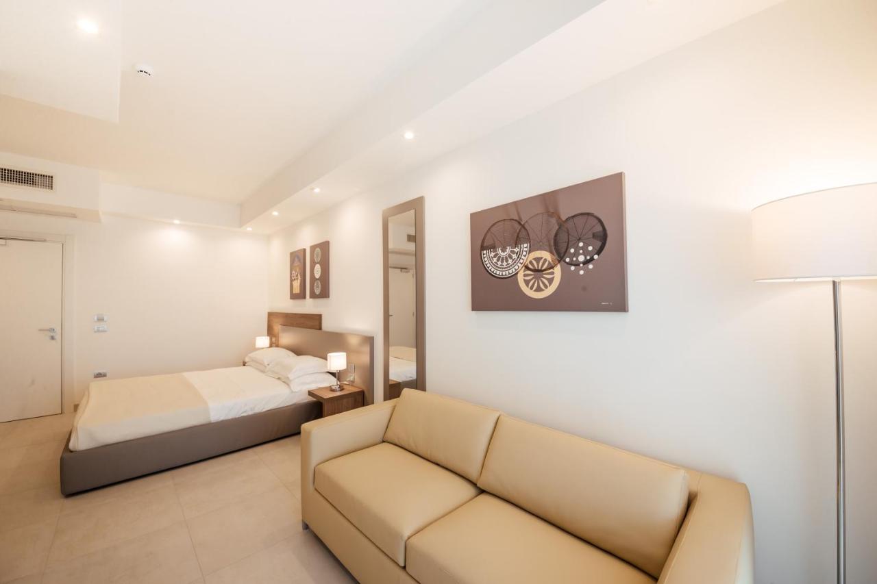 Grieco Business & Spa Hotel เชรินโญลา ภายนอก รูปภาพ