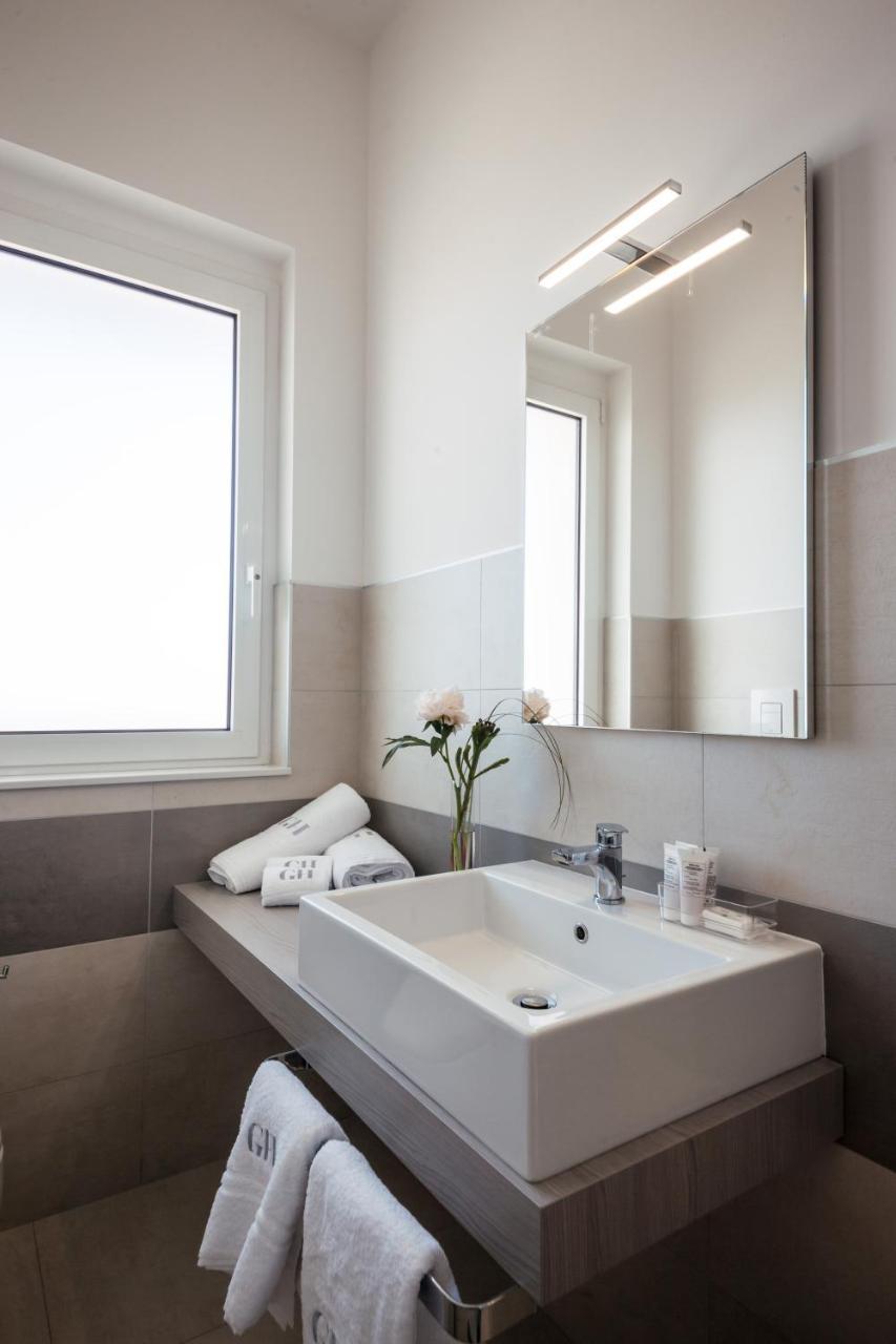Grieco Business & Spa Hotel เชรินโญลา ภายนอก รูปภาพ