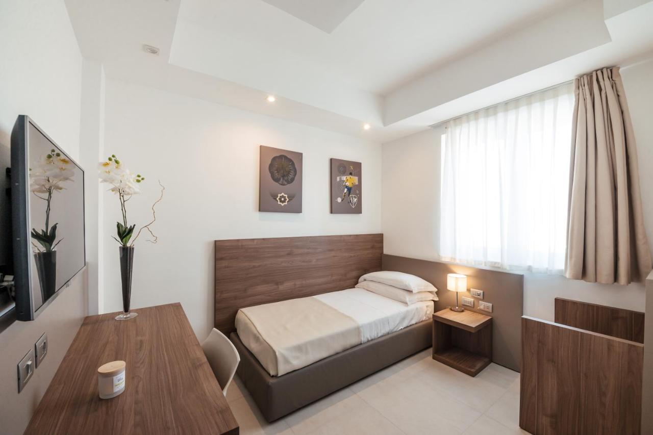 Grieco Business & Spa Hotel เชรินโญลา ภายนอก รูปภาพ