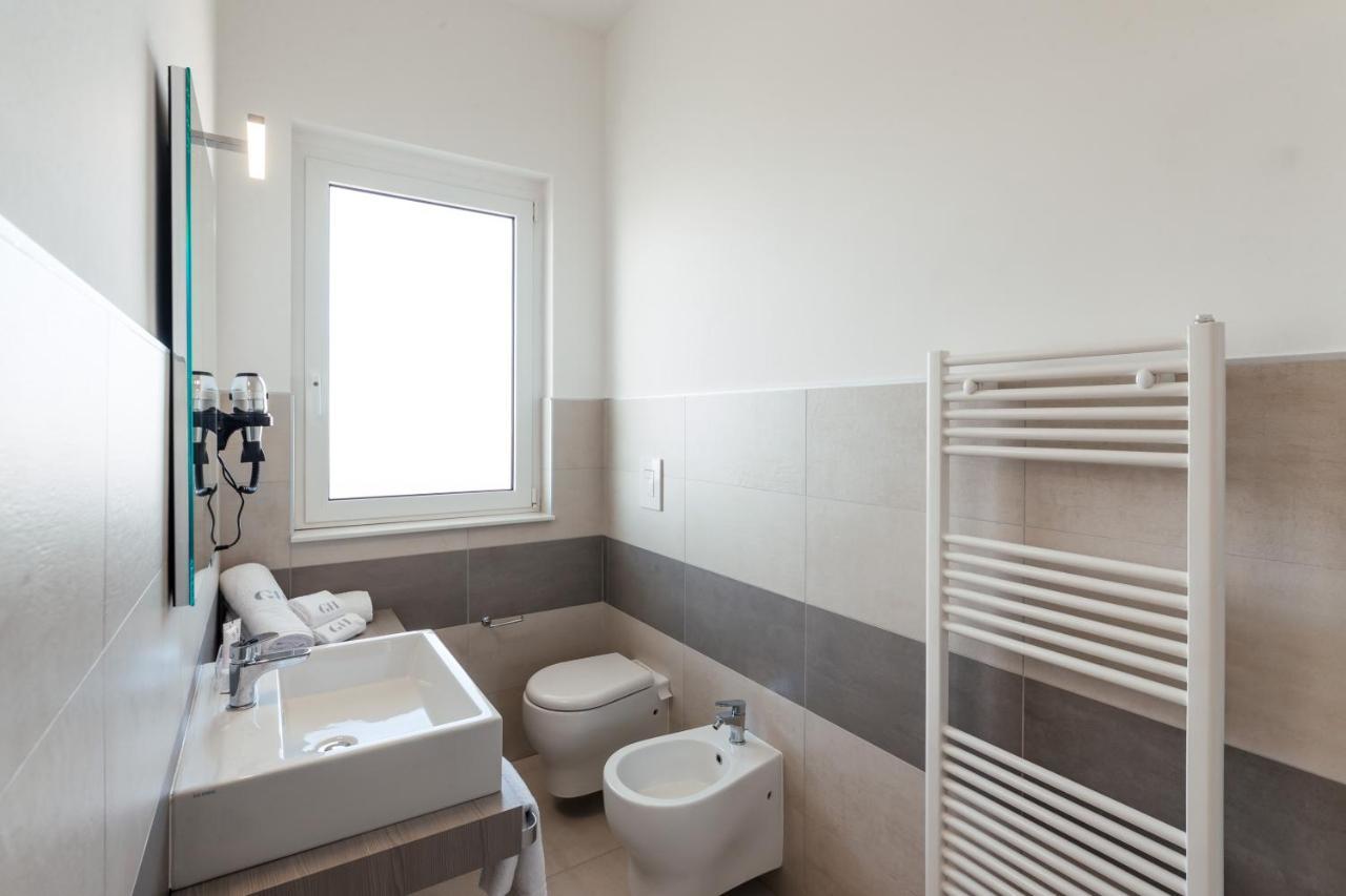 Grieco Business & Spa Hotel เชรินโญลา ภายนอก รูปภาพ