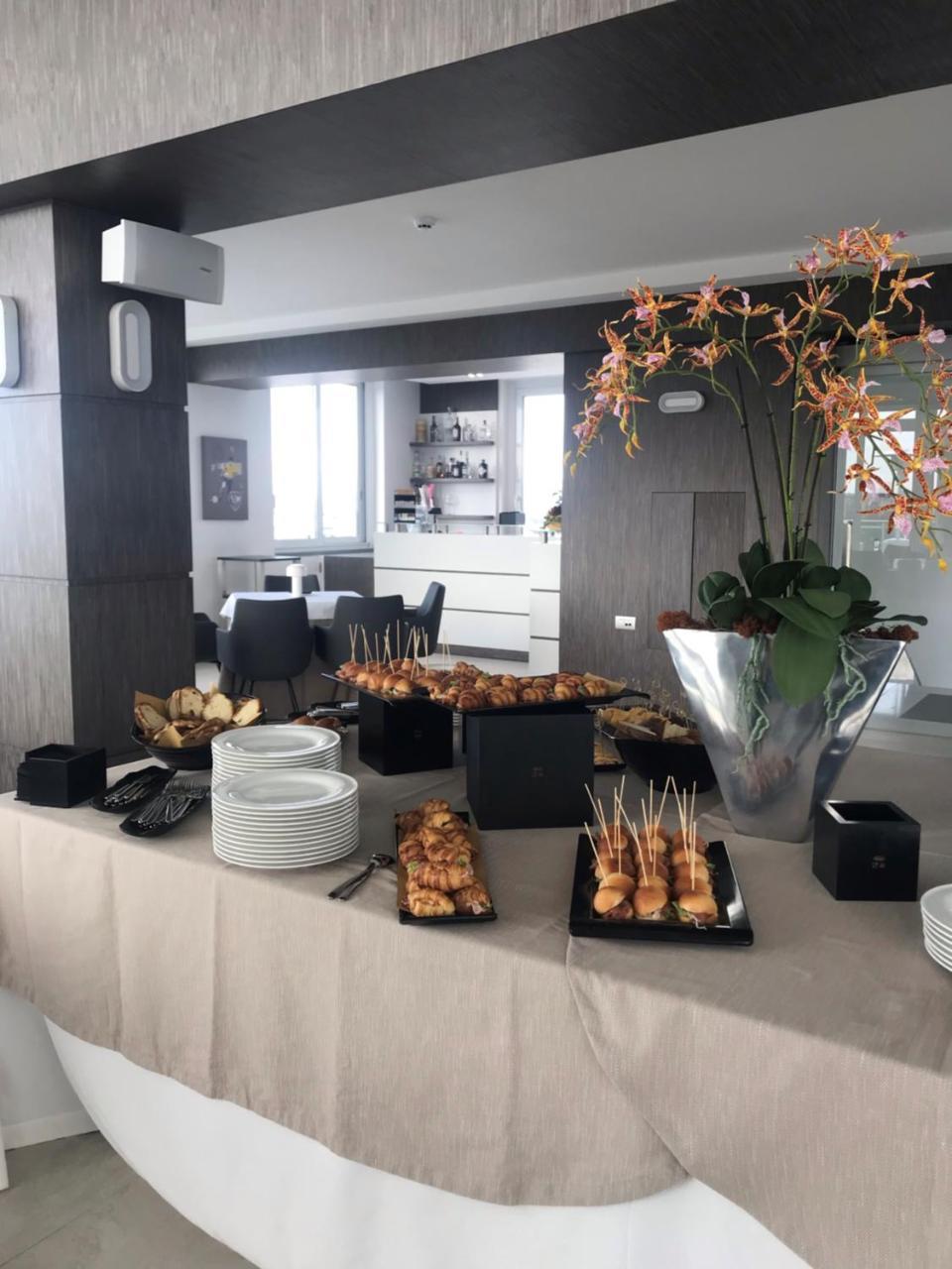 Grieco Business & Spa Hotel เชรินโญลา ภายนอก รูปภาพ